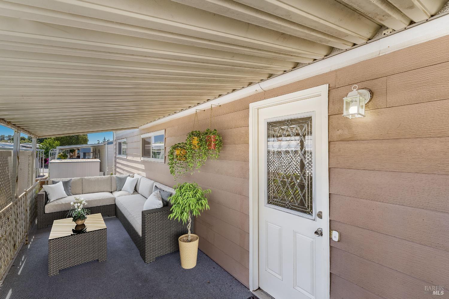 Detail Gallery Image 3 of 49 For 300 E H St, Benicia,  CA 94510 - 2 Beds | 2 Baths