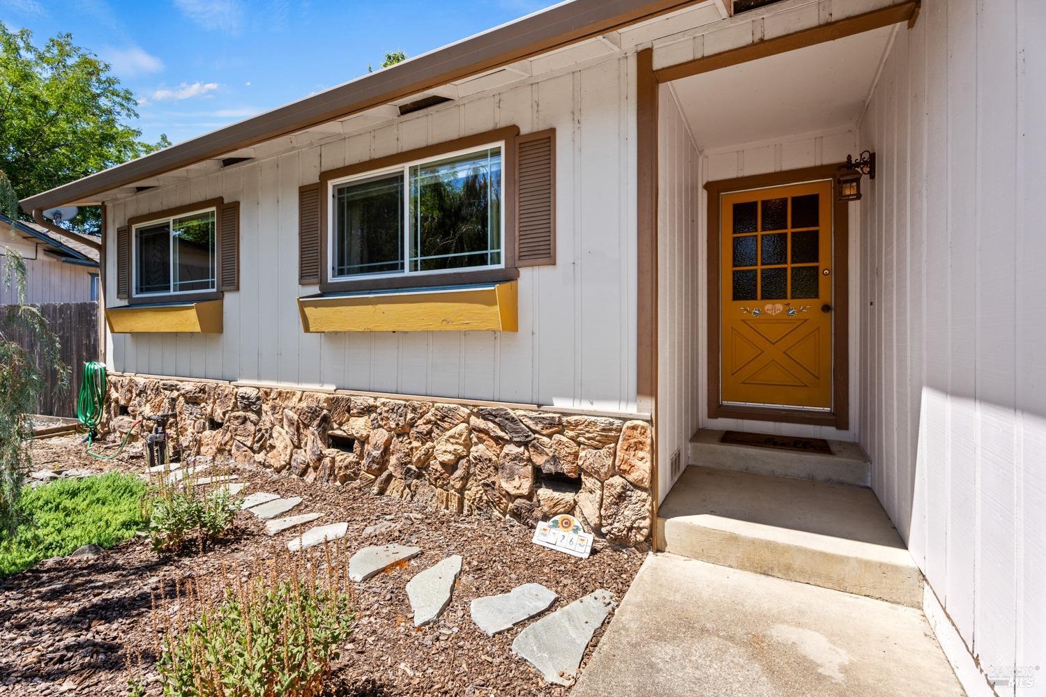 Detail Gallery Image 1 of 1 For 226 Bonnie Ln, Willits,  CA 95490 - 3 Beds | 2 Baths