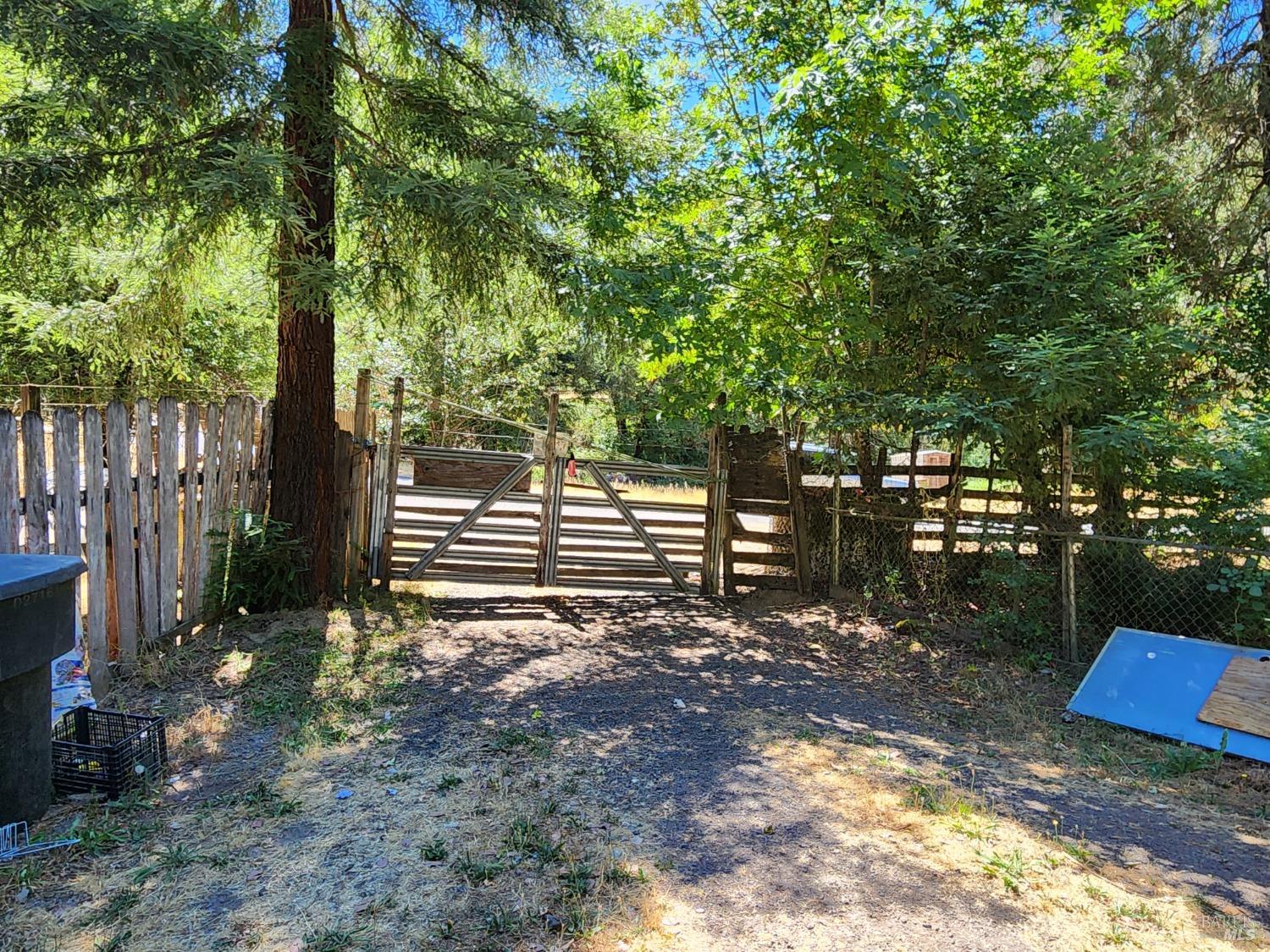 Detail Gallery Image 31 of 35 For 28550 N Highway 101 Hwy, Willits,  CA 95490 - 3 Beds | 2 Baths