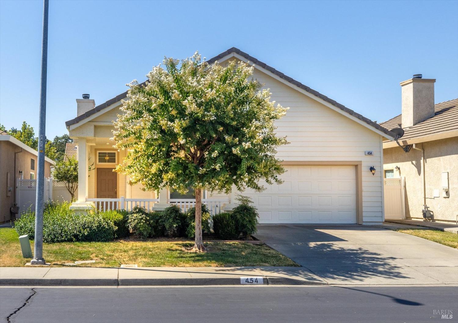 Detail Gallery Image 1 of 1 For 454 Marvin Gardens Dr, Vacaville,  CA 95687 - 3 Beds | 2 Baths