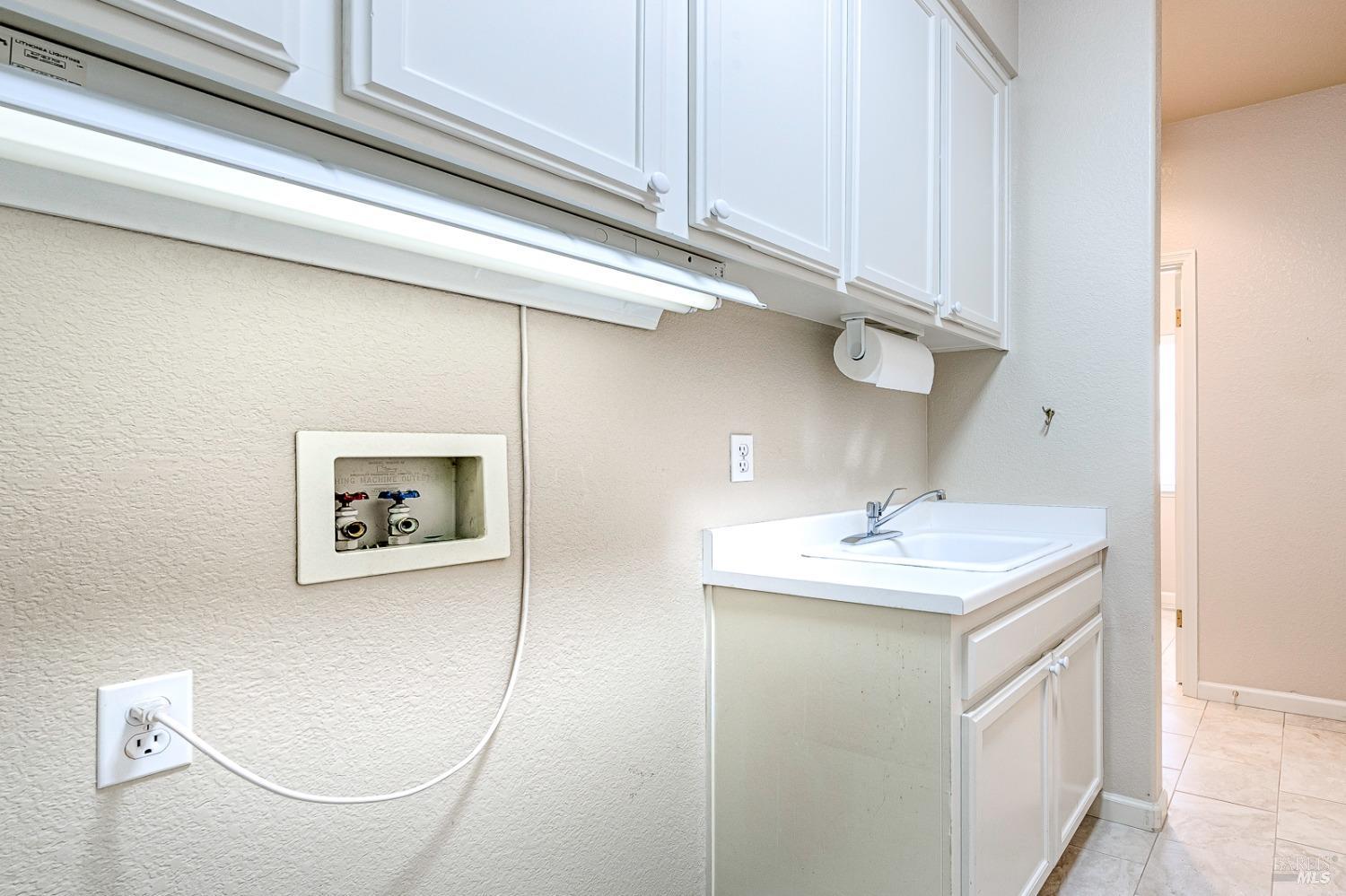 Detail Gallery Image 41 of 58 For 6273 Meadowstone Dr, Santa Rosa,  CA 95409 - 3 Beds | 2/1 Baths