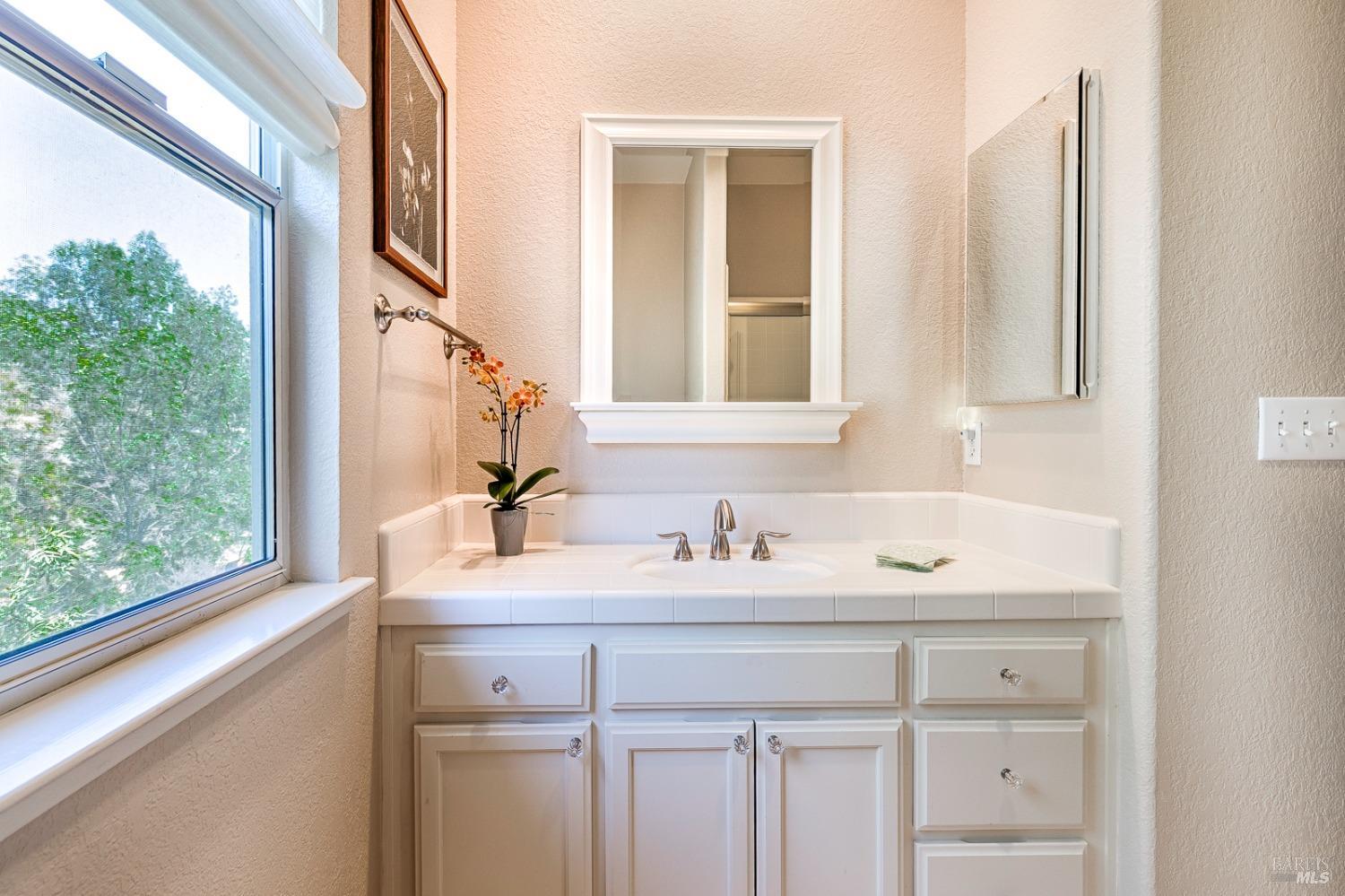 Detail Gallery Image 30 of 58 For 6273 Meadowstone Dr, Santa Rosa,  CA 95409 - 3 Beds | 2/1 Baths