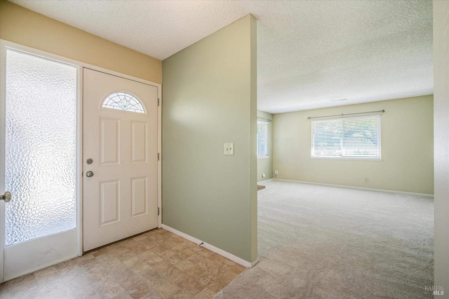 Detail Gallery Image 6 of 39 For 43 Aspen Meadows Cir, Santa Rosa,  CA 95409 - 2 Beds | 1 Baths