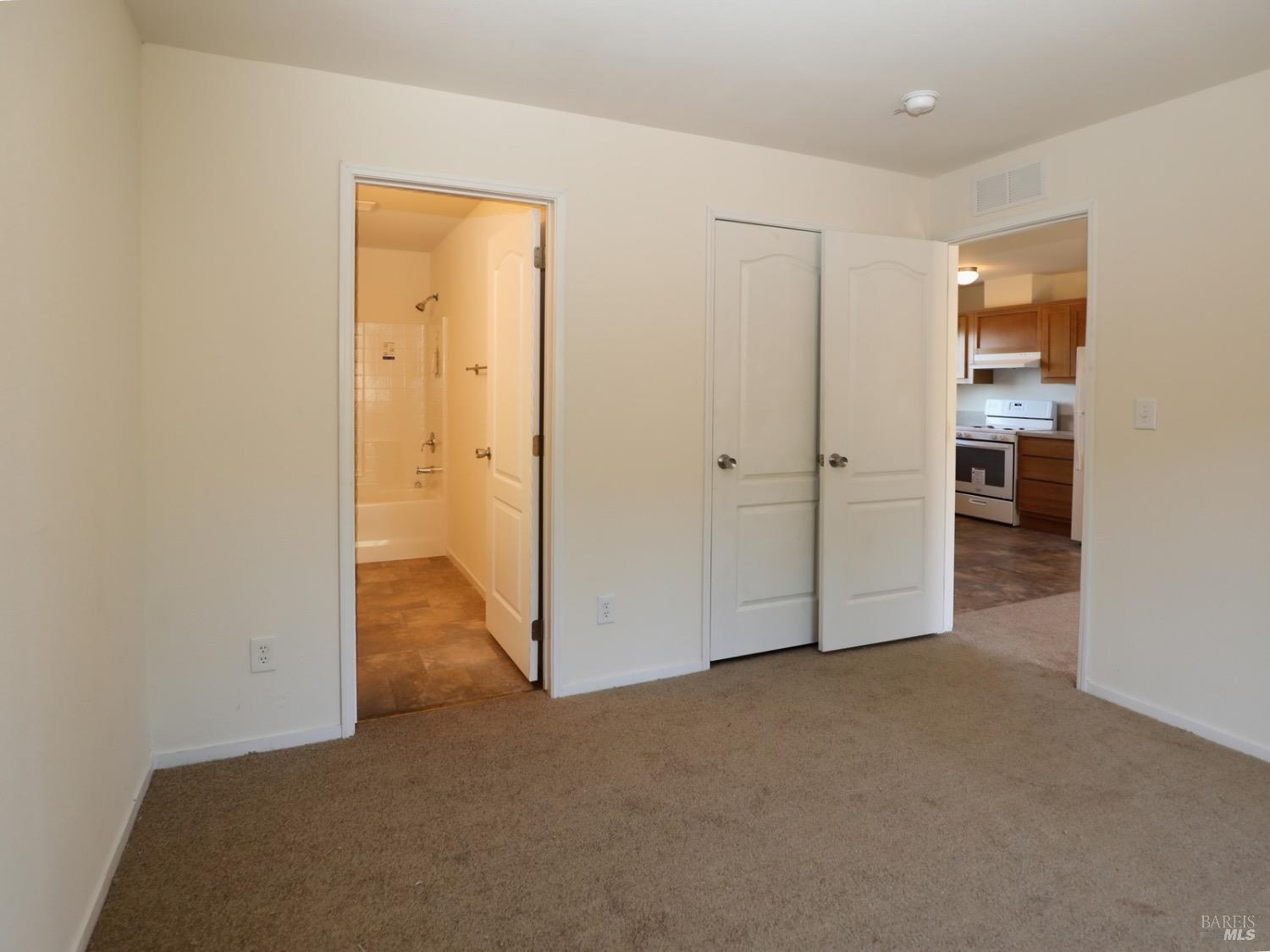 Detail Gallery Image 10 of 33 For 16864 Hofacker Ln, Lower Lake,  CA 95457 - 3 Beds | 2 Baths