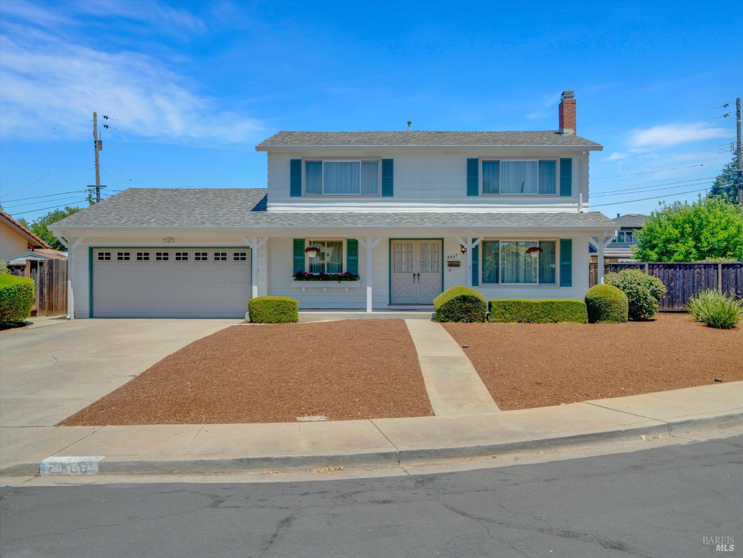 Detail Gallery Image 3 of 35 For 4665 Benbow Ct, Concord,  CA 94521 - 5 Beds | 2/1 Baths