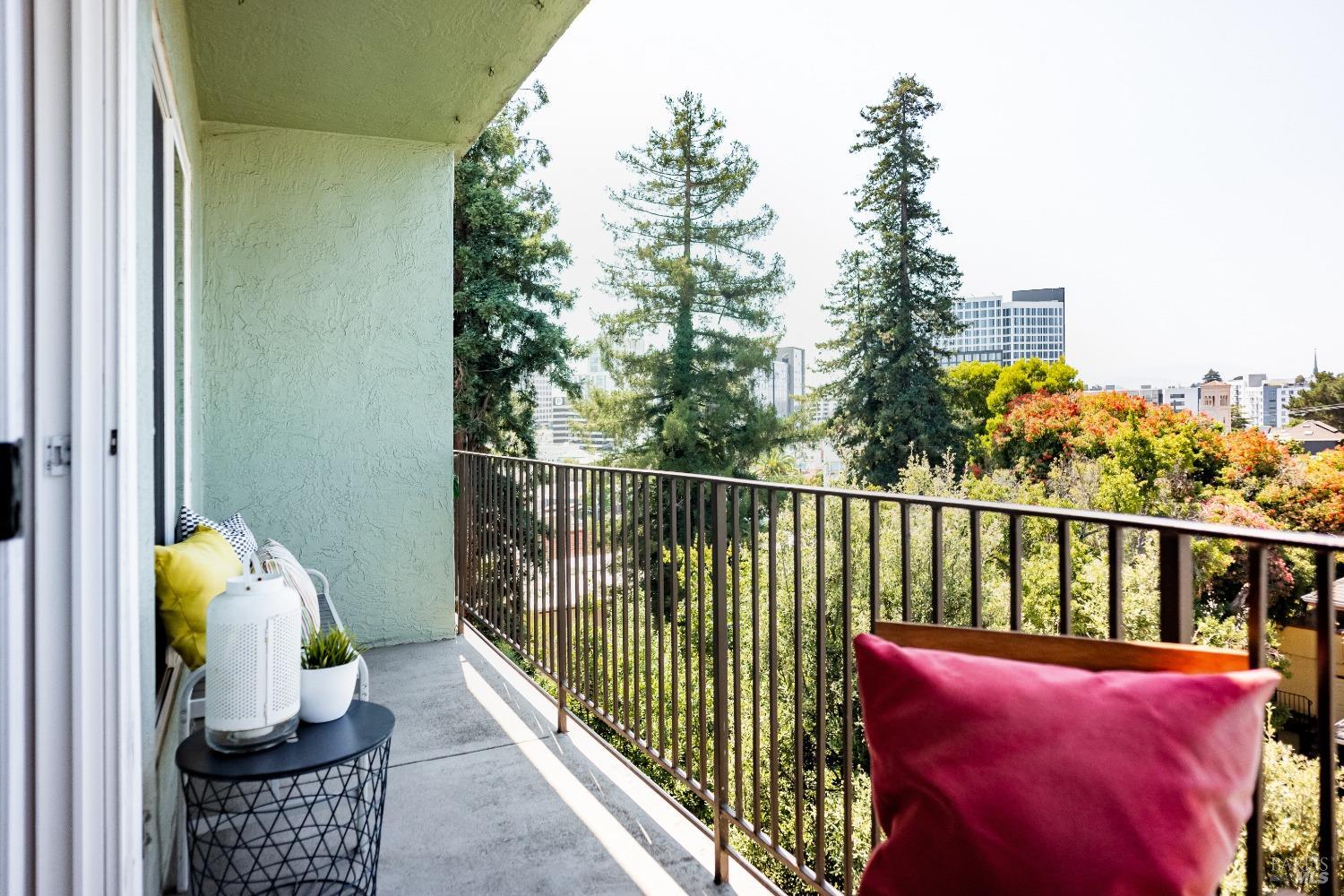 Detail Gallery Image 26 of 31 For 199 Montecito Ave #306,  Oakland,  CA 94610 - 2 Beds | 2 Baths