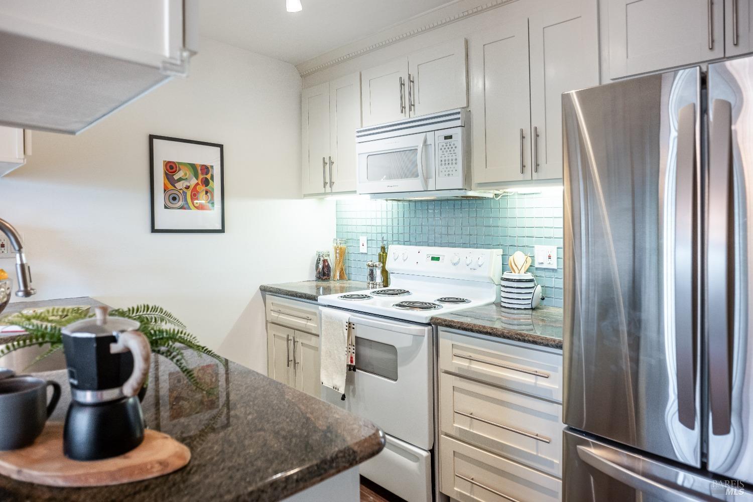 Detail Gallery Image 8 of 31 For 199 Montecito Ave #306,  Oakland,  CA 94610 - 2 Beds | 2 Baths