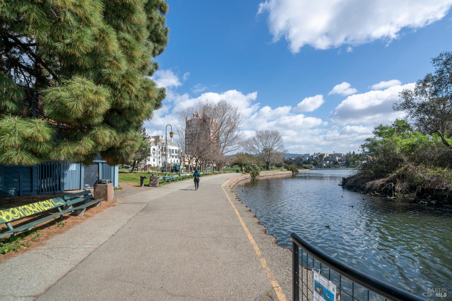 Detail Gallery Image 30 of 31 For 199 Montecito Ave #306,  Oakland,  CA 94610 - 2 Beds | 2 Baths