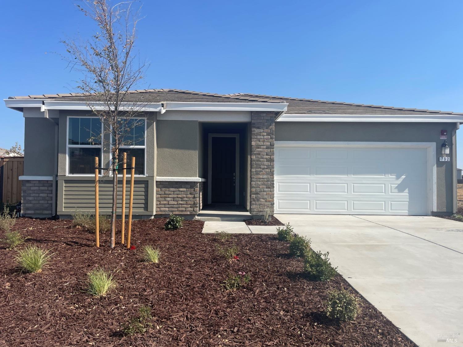 Detail Gallery Image 1 of 1 For 792 Engineer Cir, Vacaville,  CA 95687 - 4 Beds | 2 Baths