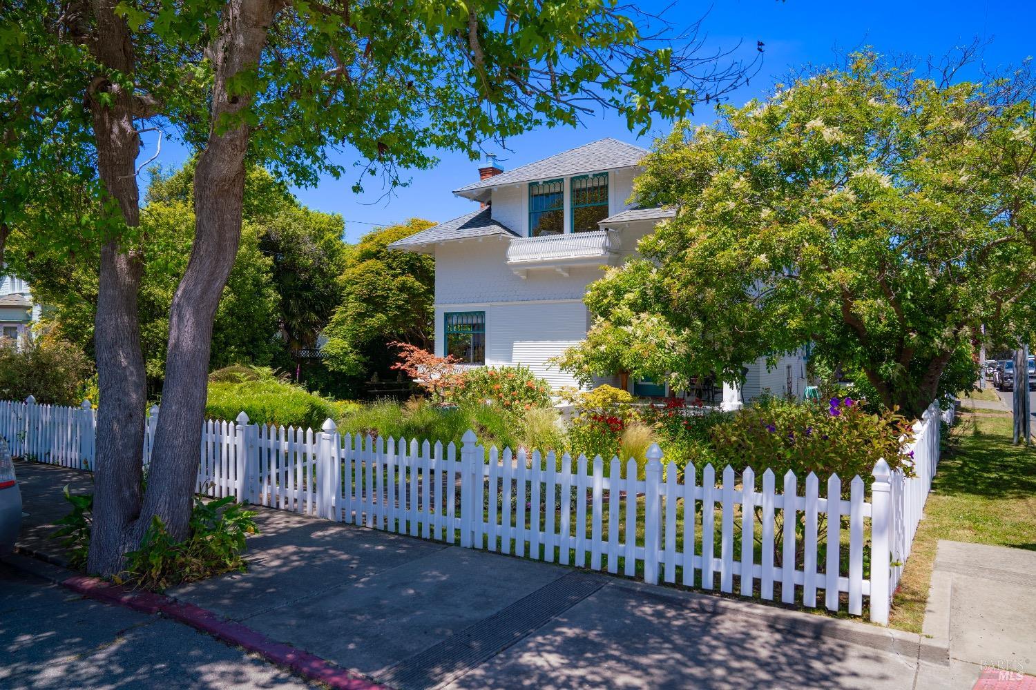 Detail Gallery Image 2 of 47 For 661 E Fir St, Fort Bragg,  CA 95437 - 3 Beds | 2 Baths