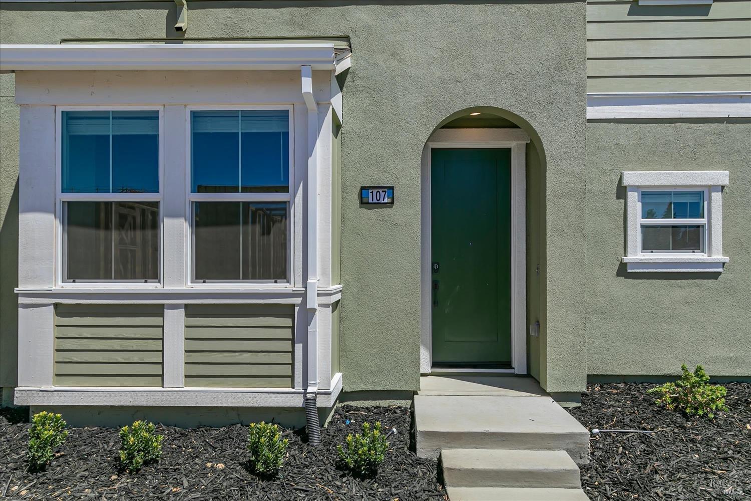 Detail Gallery Image 1 of 1 For 107 Flounder St, Suisun City,  CA 94585 - 3 Beds | 2/1 Baths