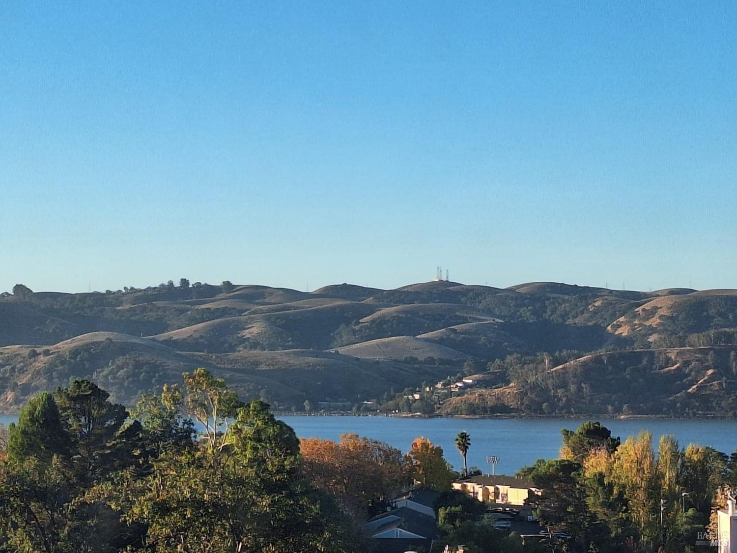 Steven Circle, Benicia, California image 26