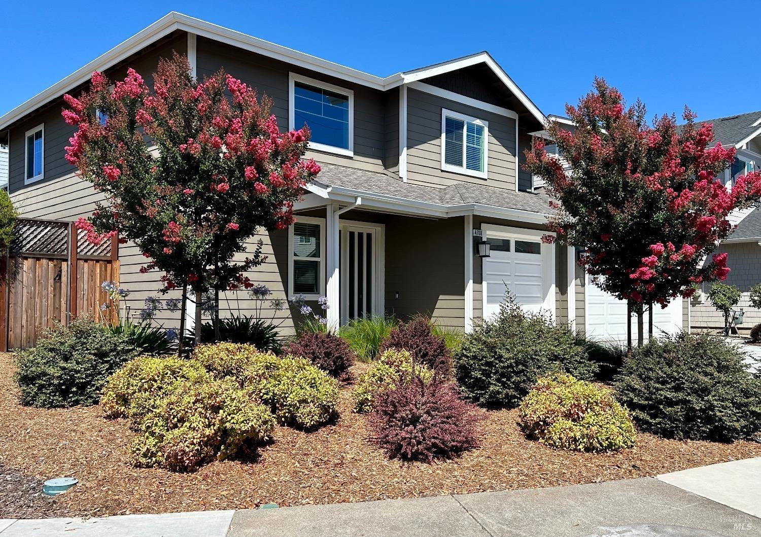 Detail Gallery Image 1 of 1 For 4700 Paulette Pl, Santa Rosa,  CA 95403 - 4 Beds | 4 Baths