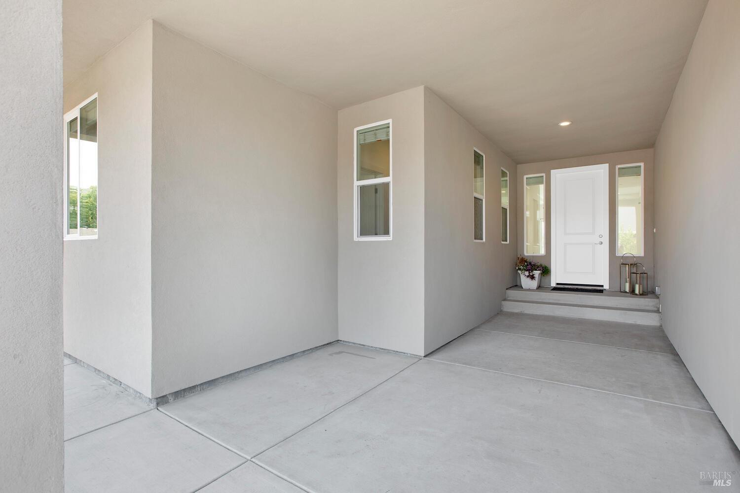 Detail Gallery Image 5 of 44 For 1220 Starview Dr, Santa Rosa,  CA 95403 - 4 Beds | 2/1 Baths