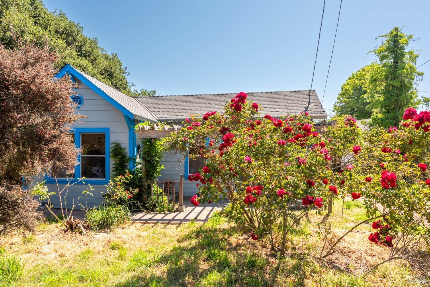 Detail Gallery Image 2 of 36 For 4660 Hessel Rd, Sebastopol,  CA 95472 - 2 Beds | 1 Baths