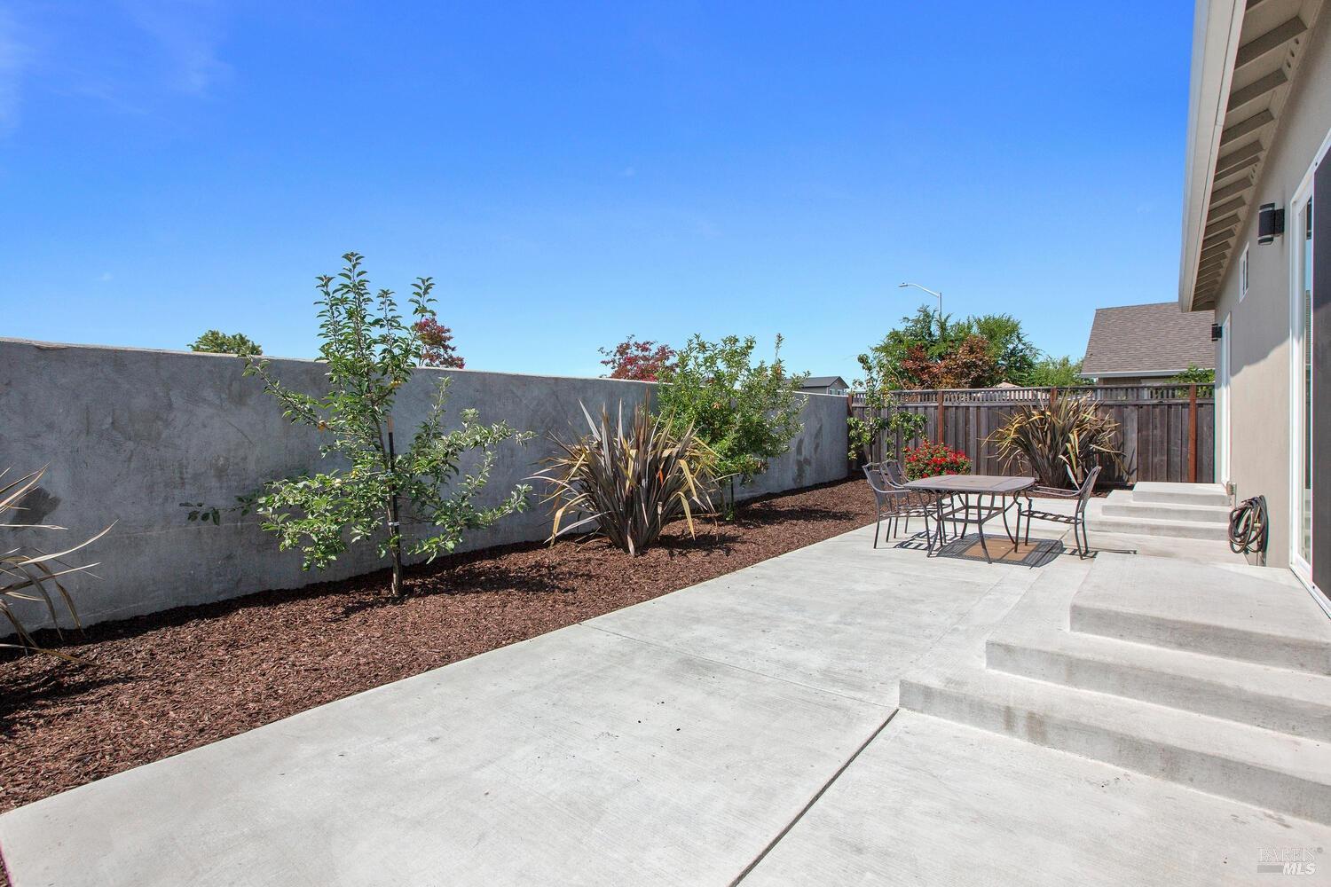 Detail Gallery Image 31 of 44 For 1220 Starview Dr, Santa Rosa,  CA 95403 - 4 Beds | 2/1 Baths