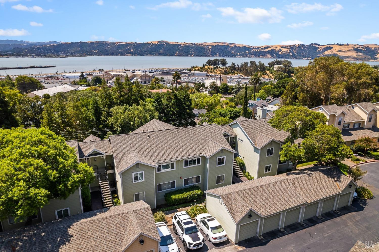 Detail Gallery Image 2 of 34 For 735 Buchanan St #114,  Benicia,  CA 94510 - 2 Beds | 2 Baths