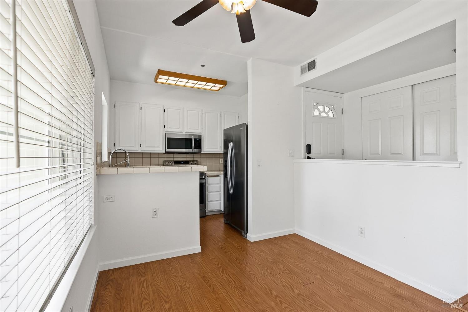 Detail Gallery Image 13 of 34 For 735 Buchanan St #114,  Benicia,  CA 94510 - 2 Beds | 2 Baths