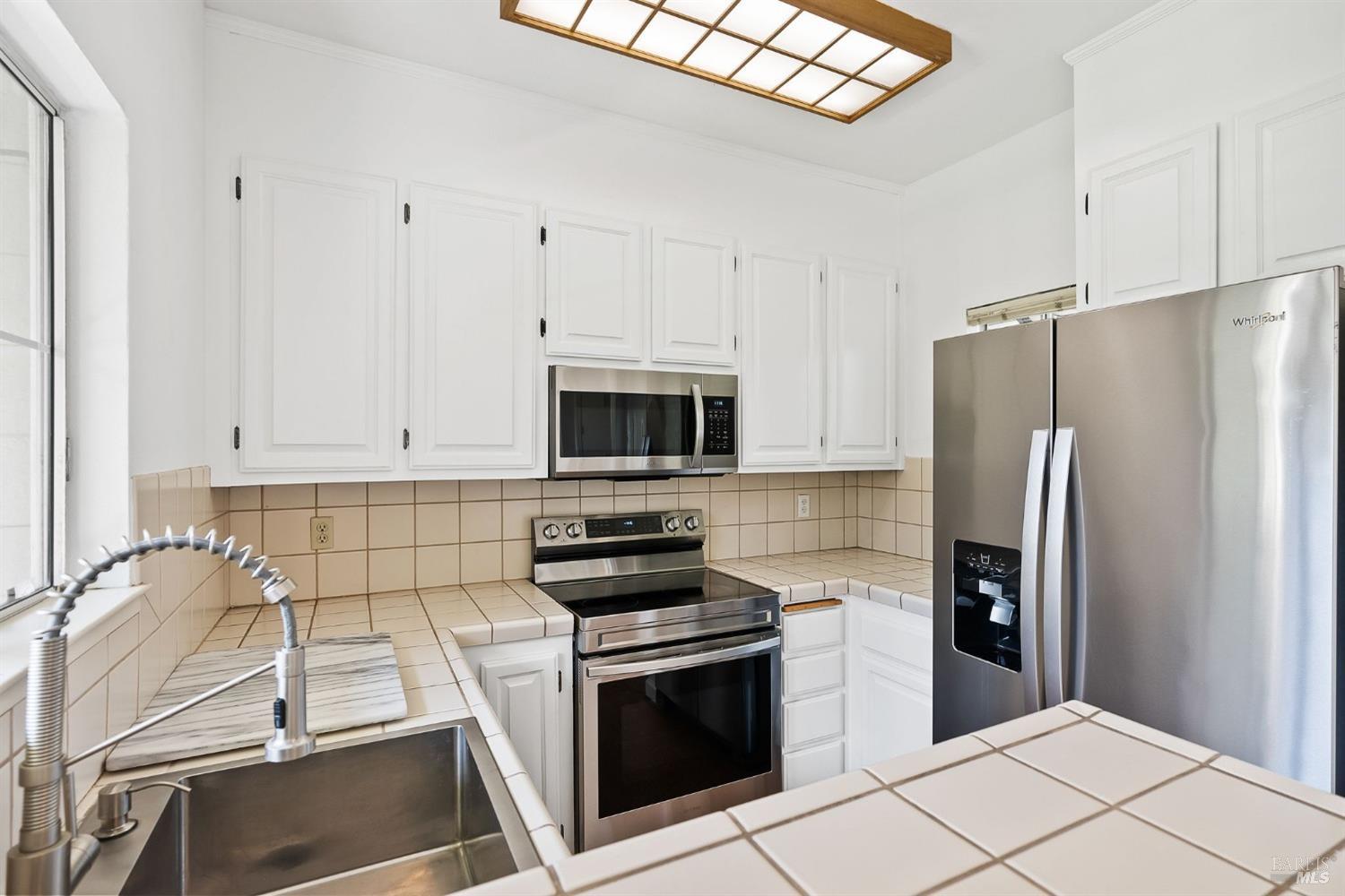 Detail Gallery Image 14 of 34 For 735 Buchanan St #114,  Benicia,  CA 94510 - 2 Beds | 2 Baths