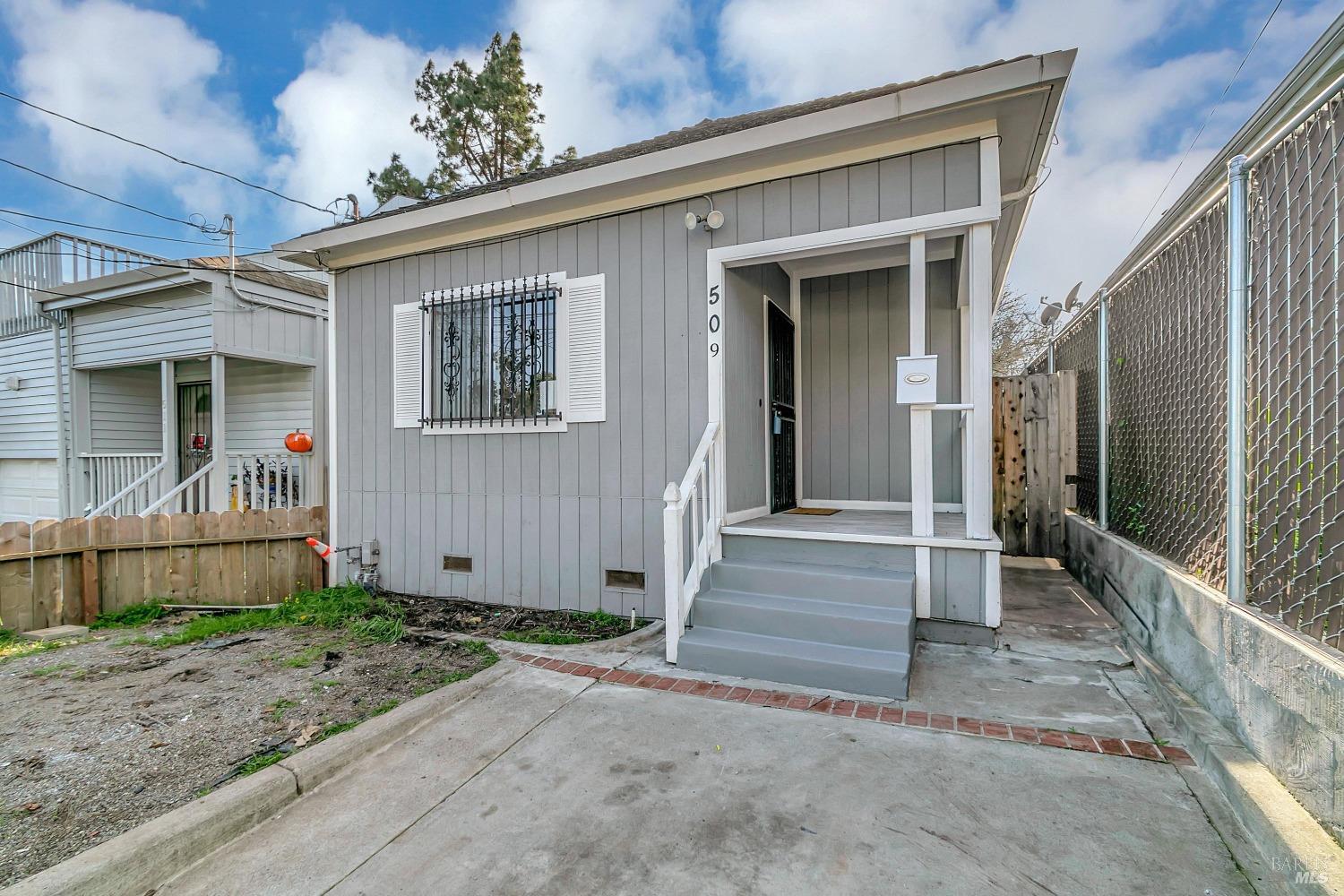 Detail Gallery Image 6 of 28 For 509 Porter St, Vallejo,  CA 94590 - 3 Beds | 2 Baths