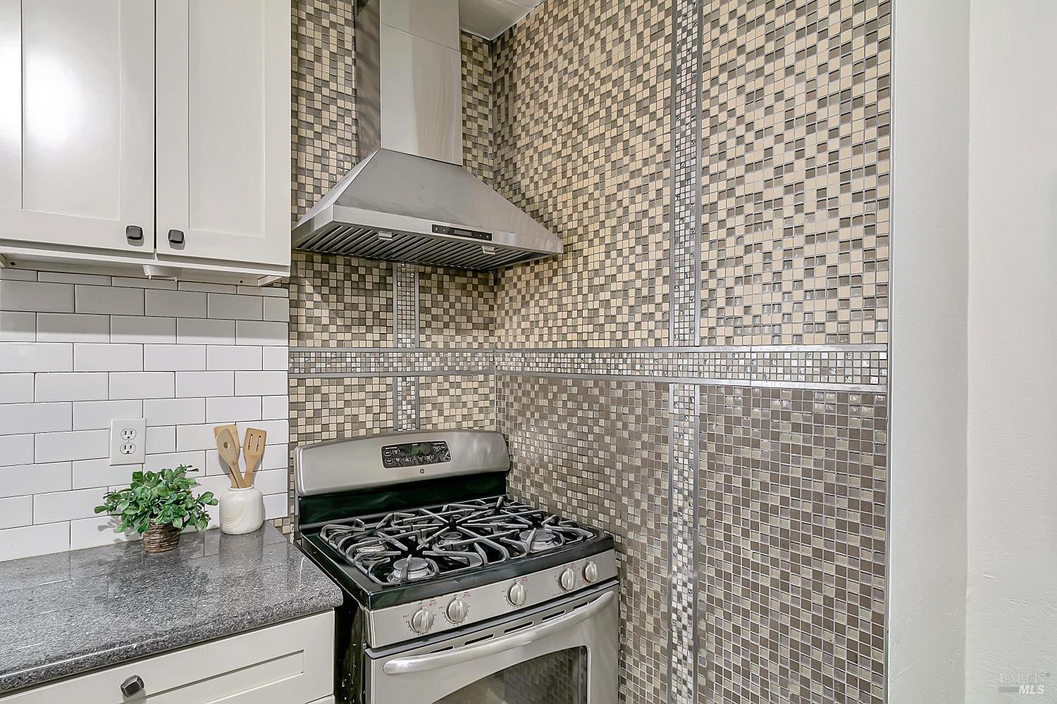 Detail Gallery Image 2 of 28 For 509 Porter St, Vallejo,  CA 94590 - 3 Beds | 2 Baths