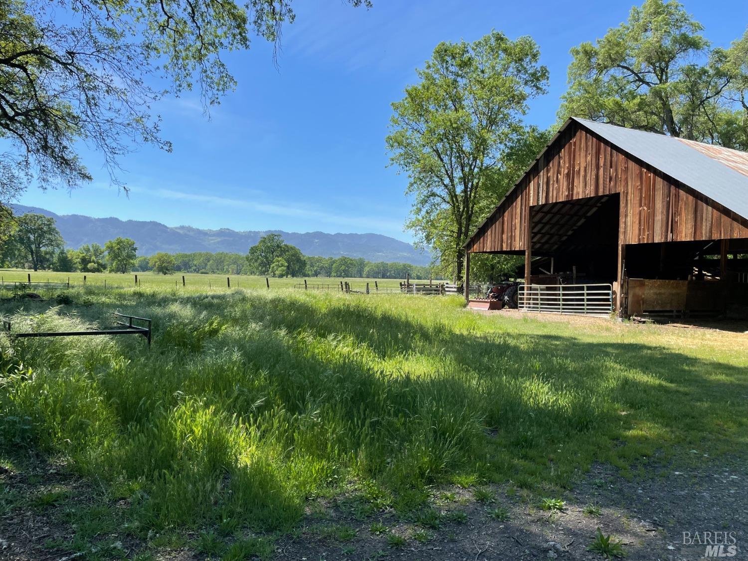 Detail Gallery Image 2 of 15 For 25000 East Ln, Covelo,  CA 95428 - – Beds | – Baths