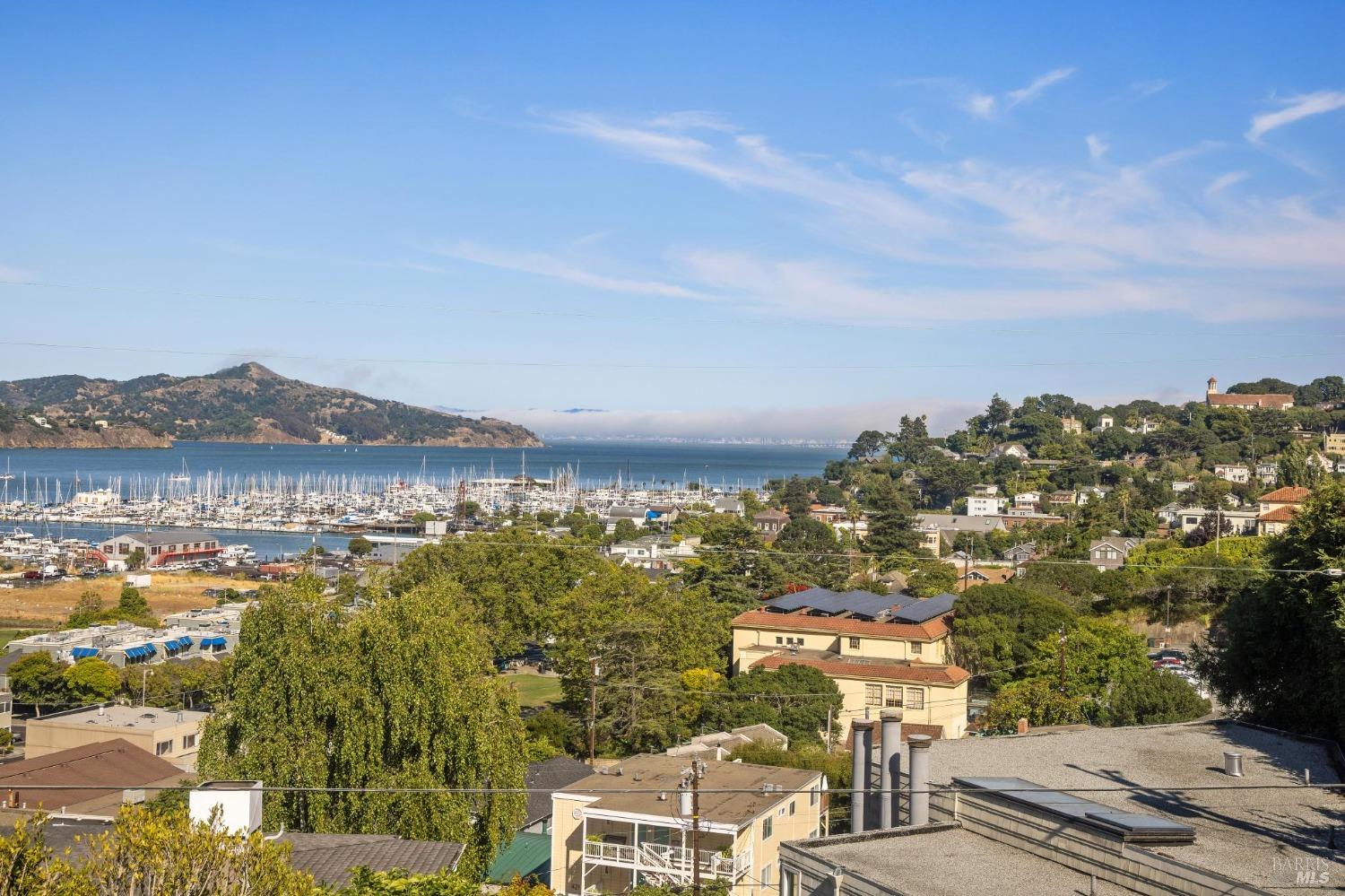 Detail Gallery Image 43 of 45 For 109 Filbert Ave #B,  Sausalito,  CA 94965 - 2 Beds | 2 Baths