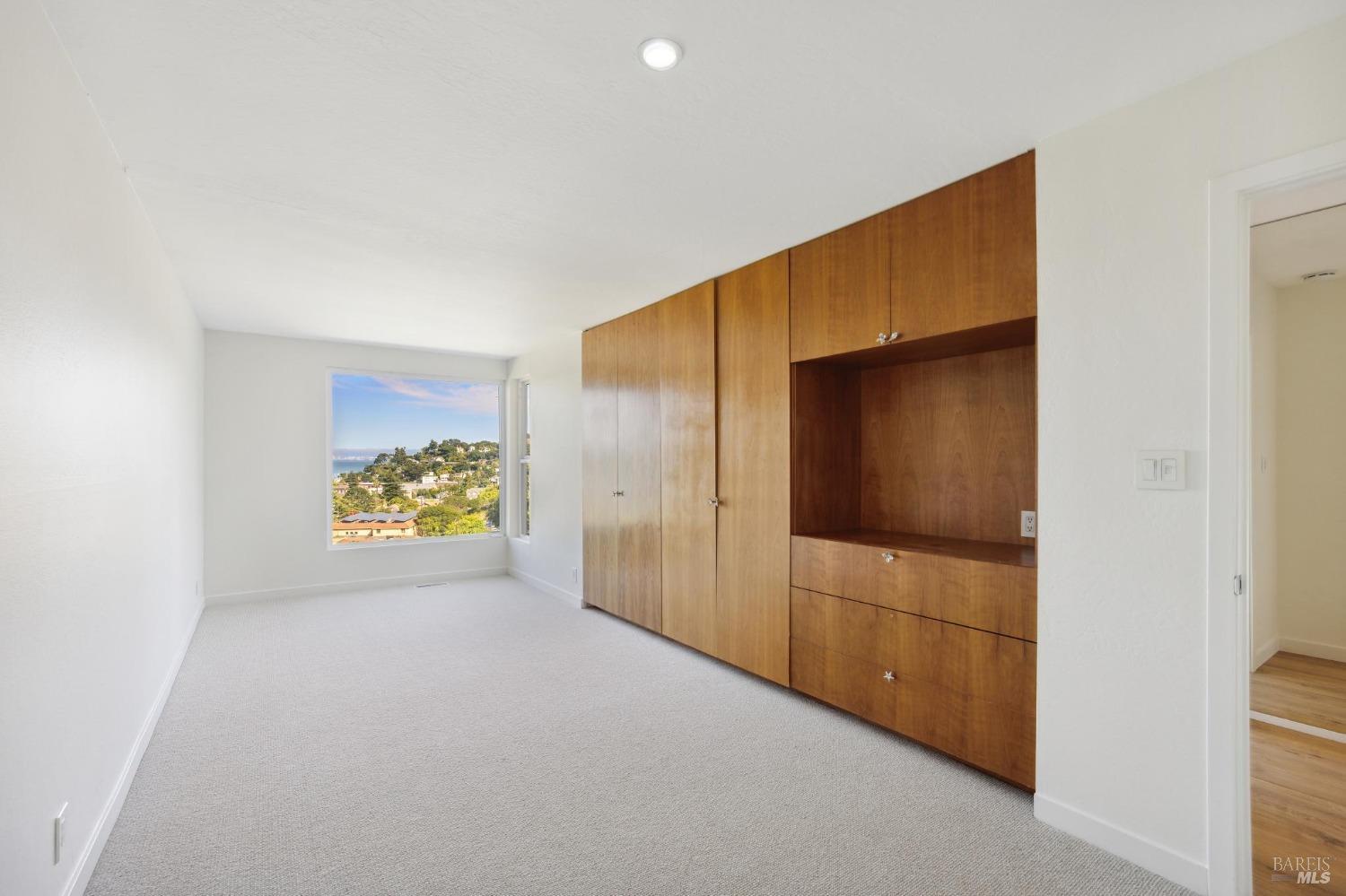 Detail Gallery Image 22 of 45 For 109 Filbert Ave #B,  Sausalito,  CA 94965 - 2 Beds | 2 Baths