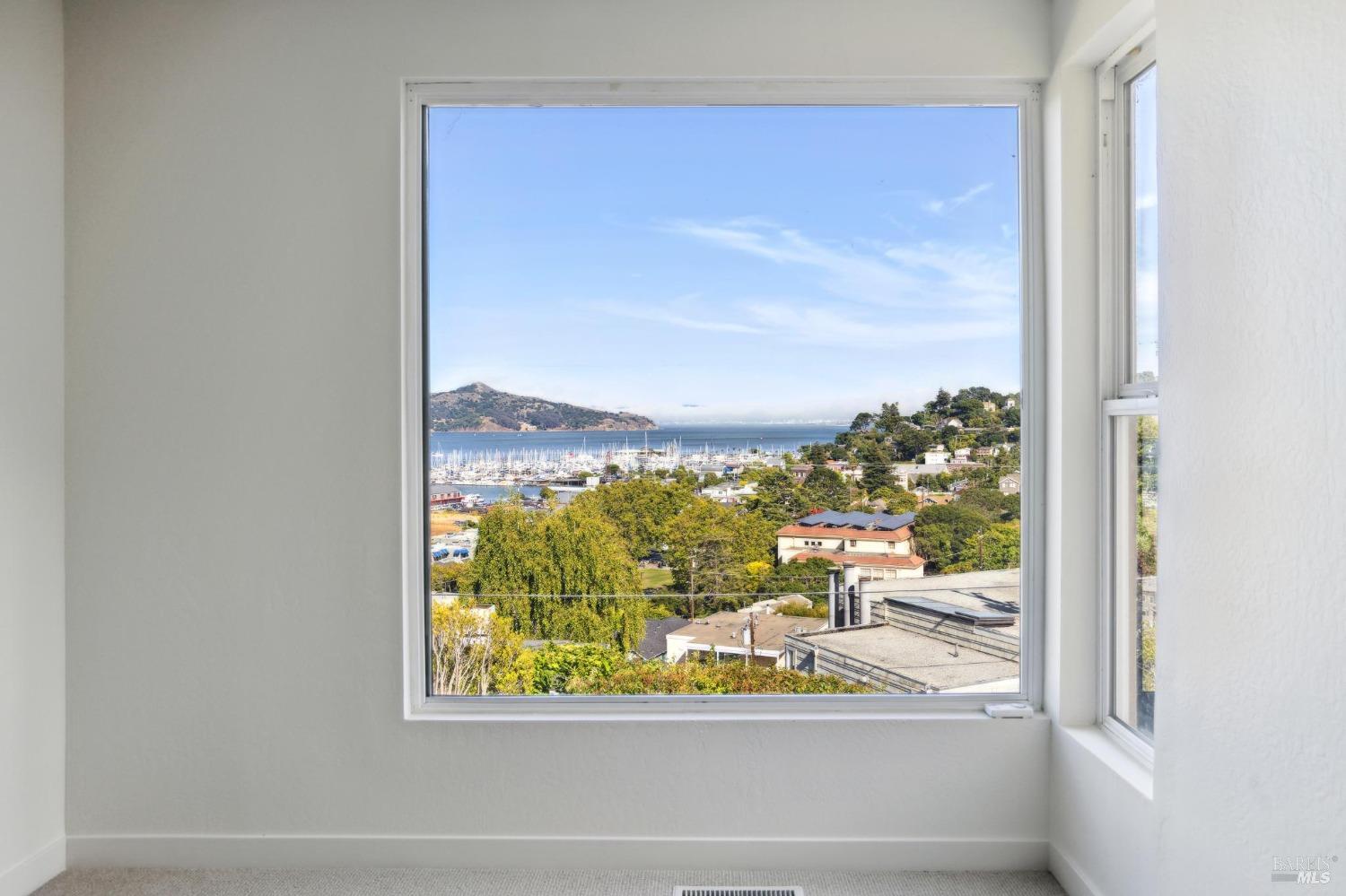 Detail Gallery Image 24 of 45 For 109 Filbert Ave #B,  Sausalito,  CA 94965 - 2 Beds | 2 Baths