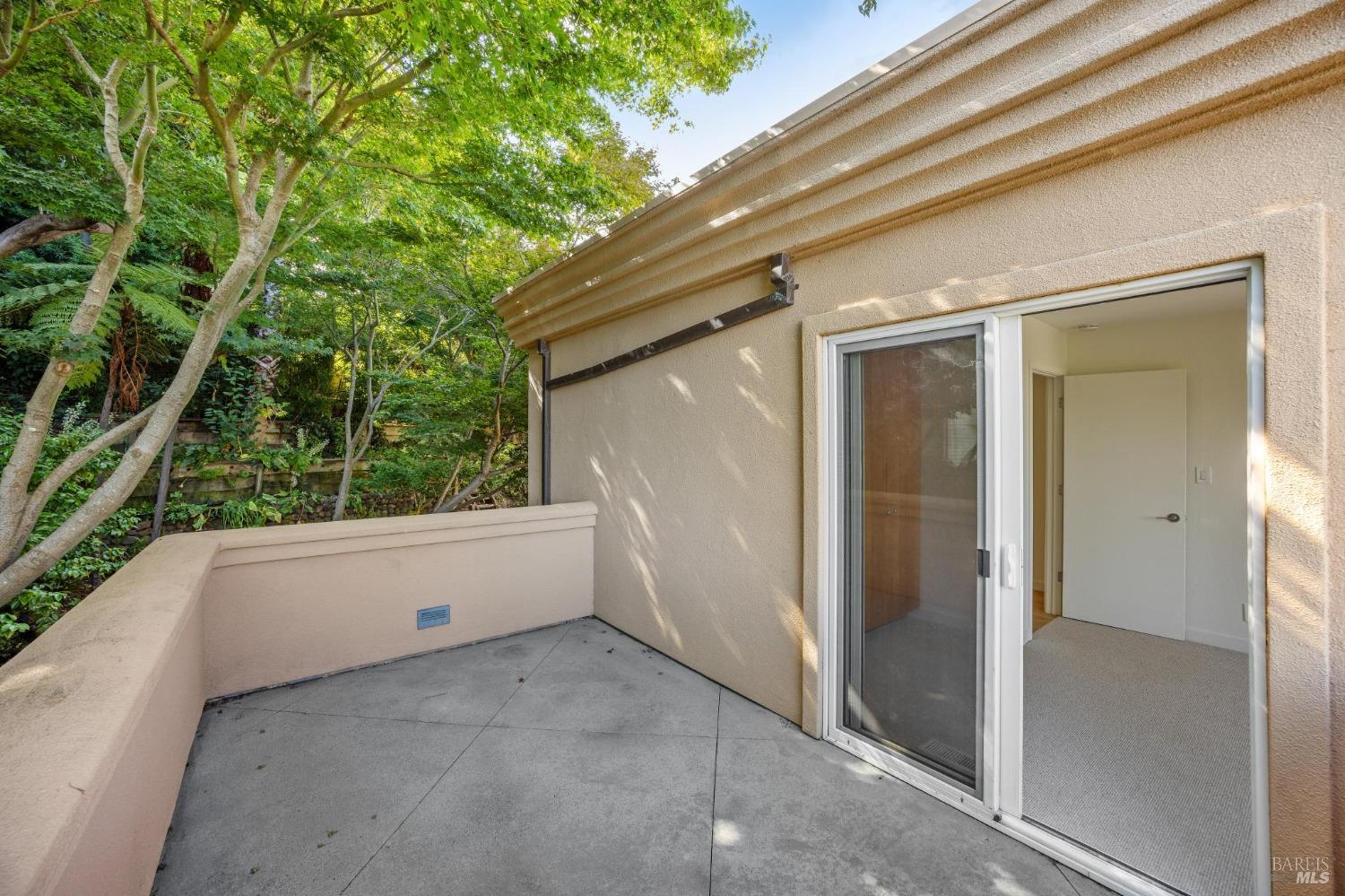 Detail Gallery Image 32 of 45 For 109 Filbert Ave #B,  Sausalito,  CA 94965 - 2 Beds | 2 Baths