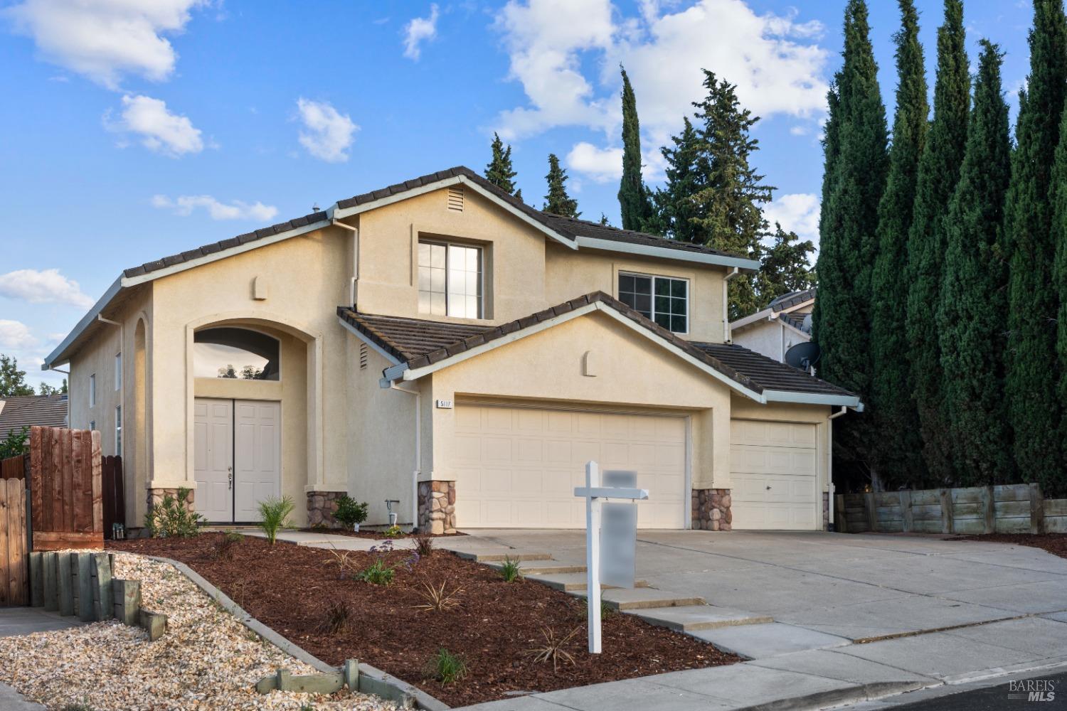 Detail Gallery Image 1 of 1 For 5117 Ebbetts Way, Antioch,  CA 94531 - 4 Beds | 3 Baths