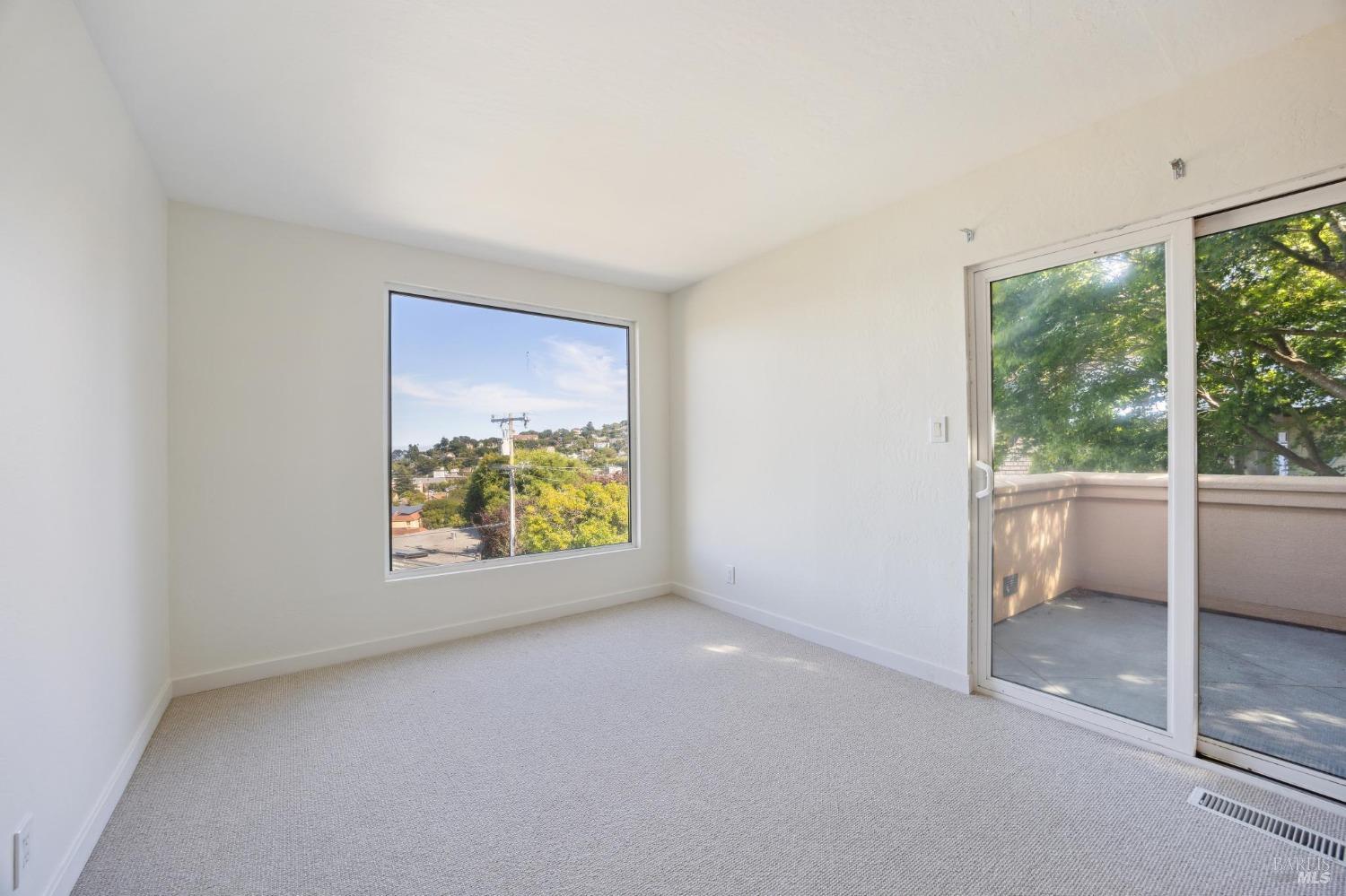 Detail Gallery Image 30 of 45 For 109 Filbert Ave #B,  Sausalito,  CA 94965 - 2 Beds | 2 Baths