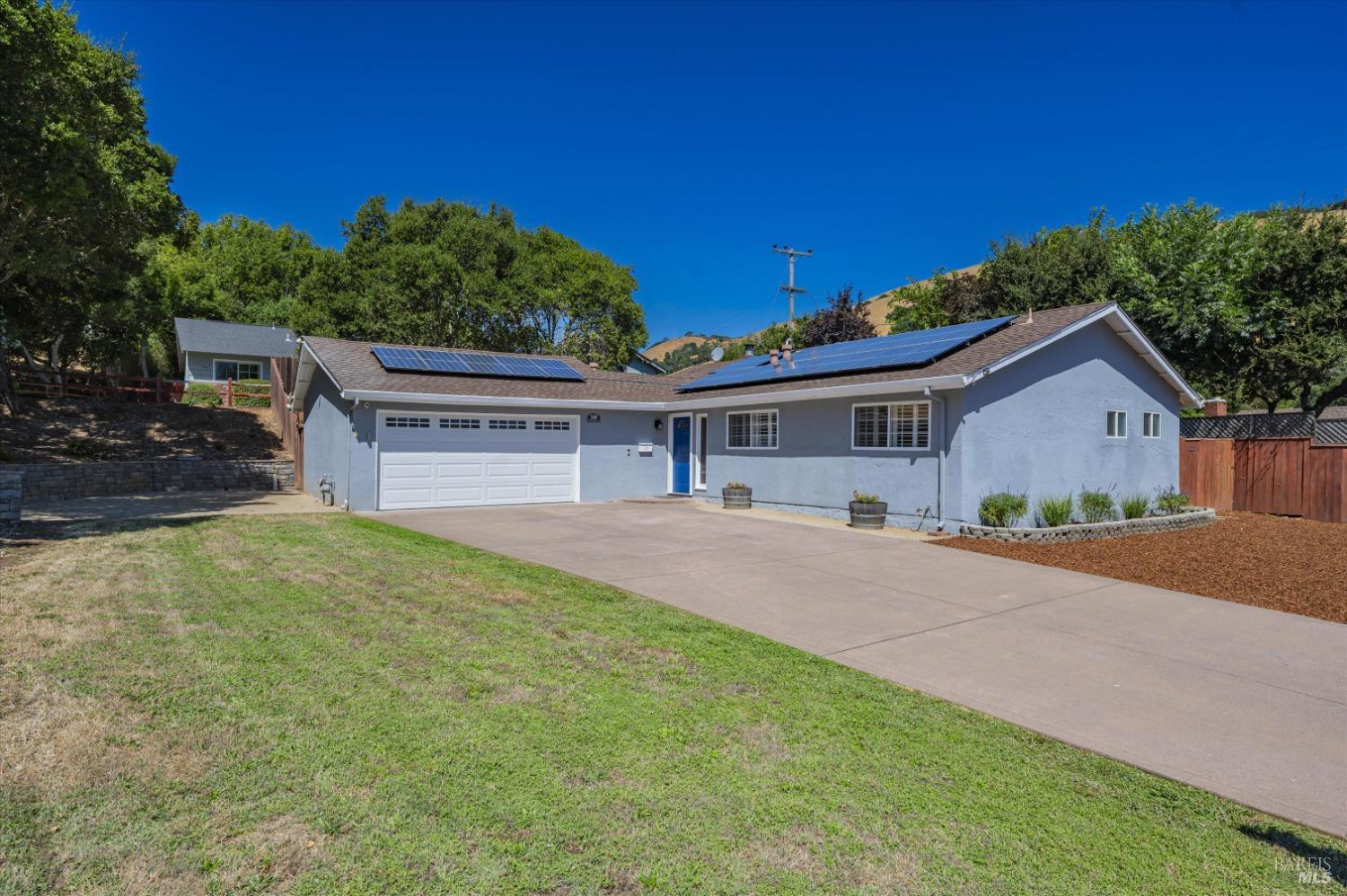 Detail Gallery Image 1 of 1 For 100 Stasia Ct, Novato,  CA 94947 - 3 Beds | 2 Baths