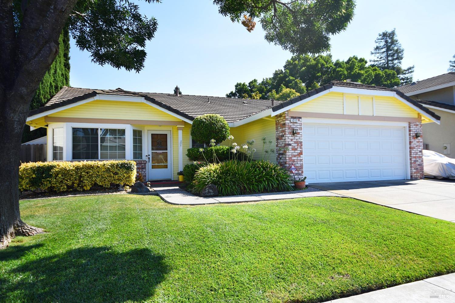 Detail Gallery Image 1 of 1 For 1217 Notre Dame Cir, Vacaville,  CA 95687 - 3 Beds | 2 Baths