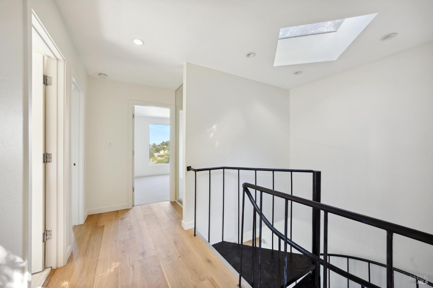 Detail Gallery Image 21 of 45 For 109 Filbert Ave #B,  Sausalito,  CA 94965 - 2 Beds | 2 Baths