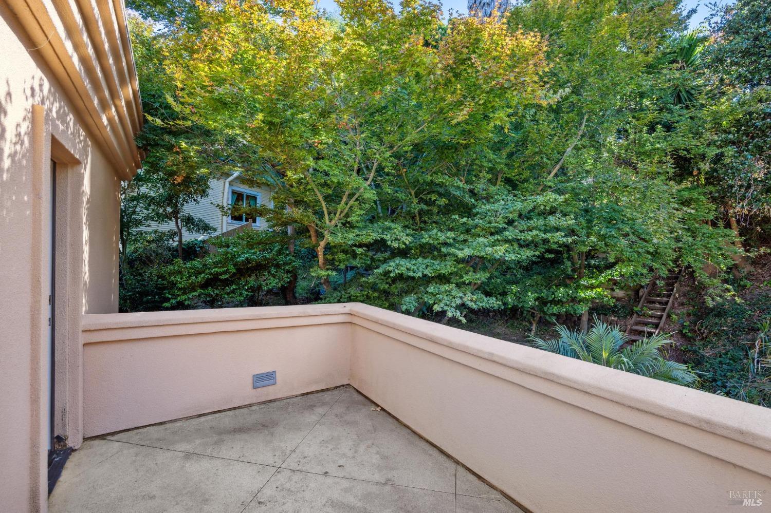 Detail Gallery Image 36 of 45 For 109 Filbert Ave #B,  Sausalito,  CA 94965 - 2 Beds | 2 Baths