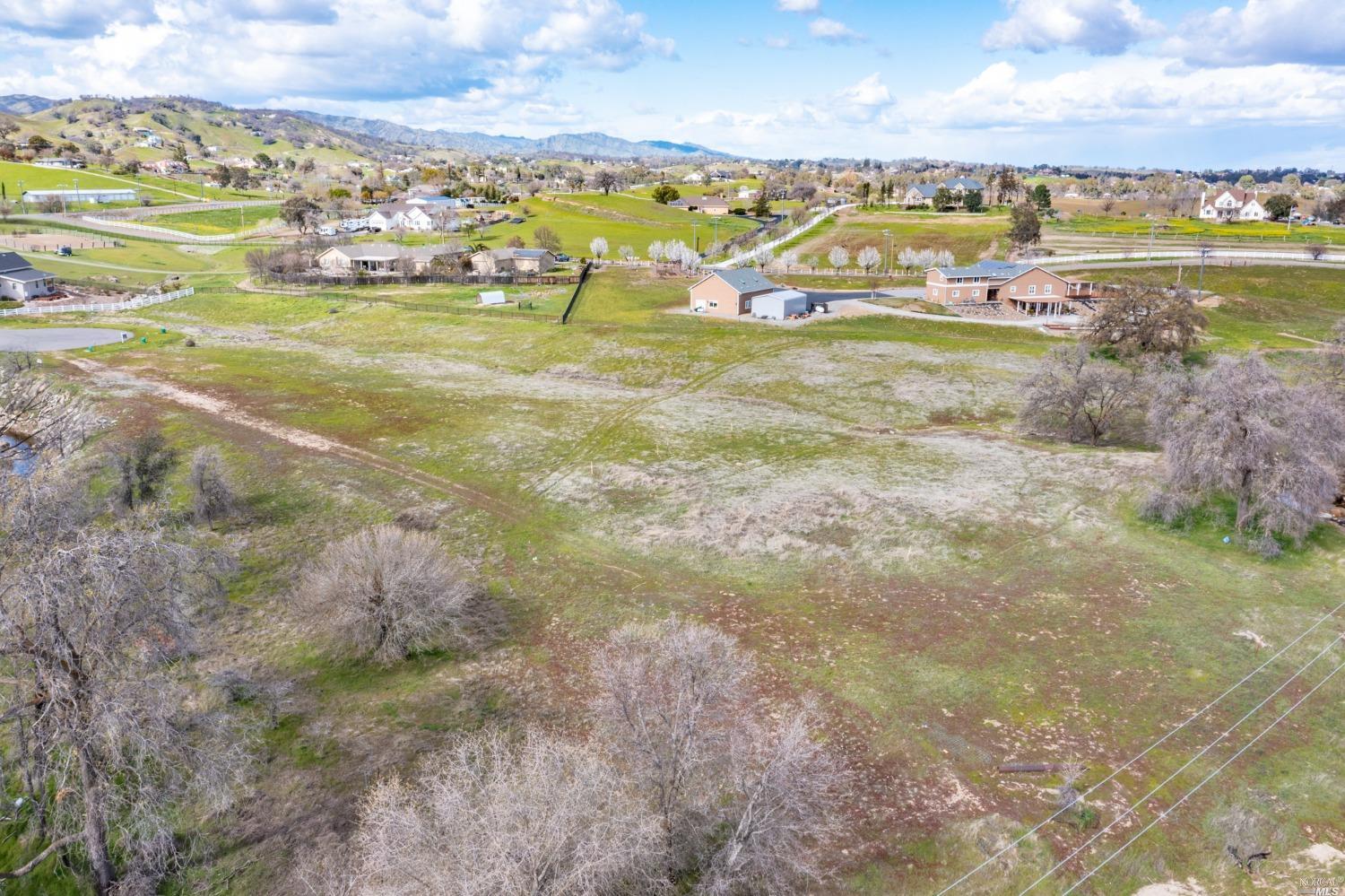 Detail Gallery Image 3 of 39 For 5 English Creek Ln, Vacaville,  CA 95688 - – Beds | – Baths