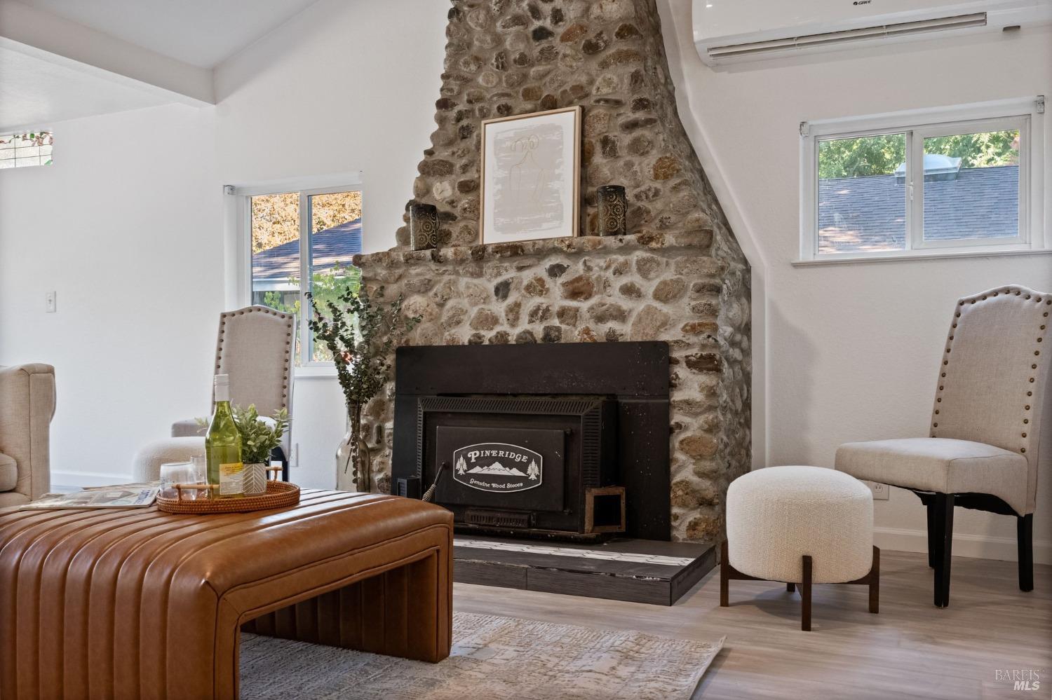 Detail Gallery Image 12 of 40 For 2756 N Fitch Mountain Rd, Healdsburg,  CA 95448 - 2 Beds | 1 Baths