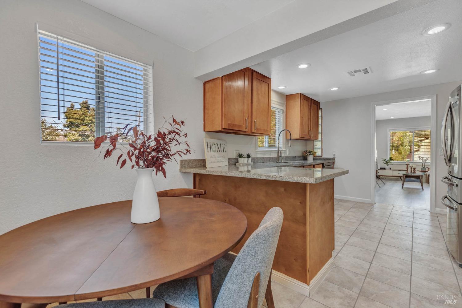 Detail Gallery Image 16 of 44 For 683 Appian Way, El Sobrante,  CA 94803 - 3 Beds | 2 Baths