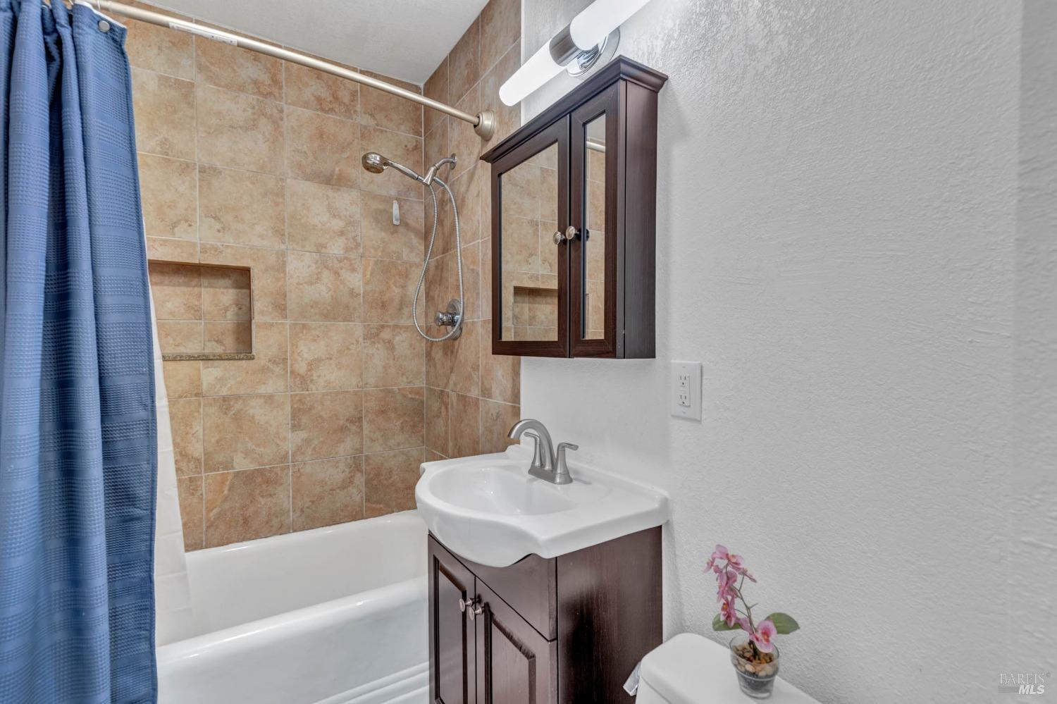 Detail Gallery Image 27 of 44 For 683 Appian Way, El Sobrante,  CA 94803 - 3 Beds | 2 Baths