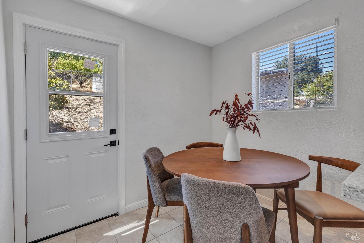 Detail Gallery Image 17 of 44 For 683 Appian Way, El Sobrante,  CA 94803 - 3 Beds | 2 Baths