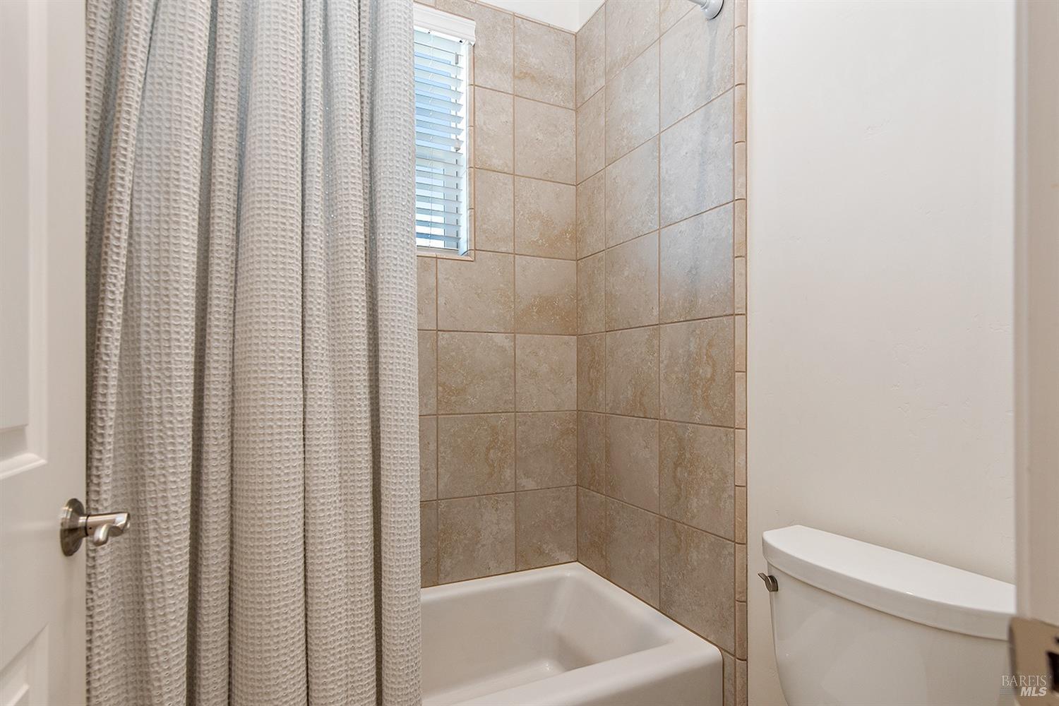 Detail Gallery Image 28 of 39 For 114 Oxford Ct, Santa Rosa,  CA 95403 - 3 Beds | 2 Baths