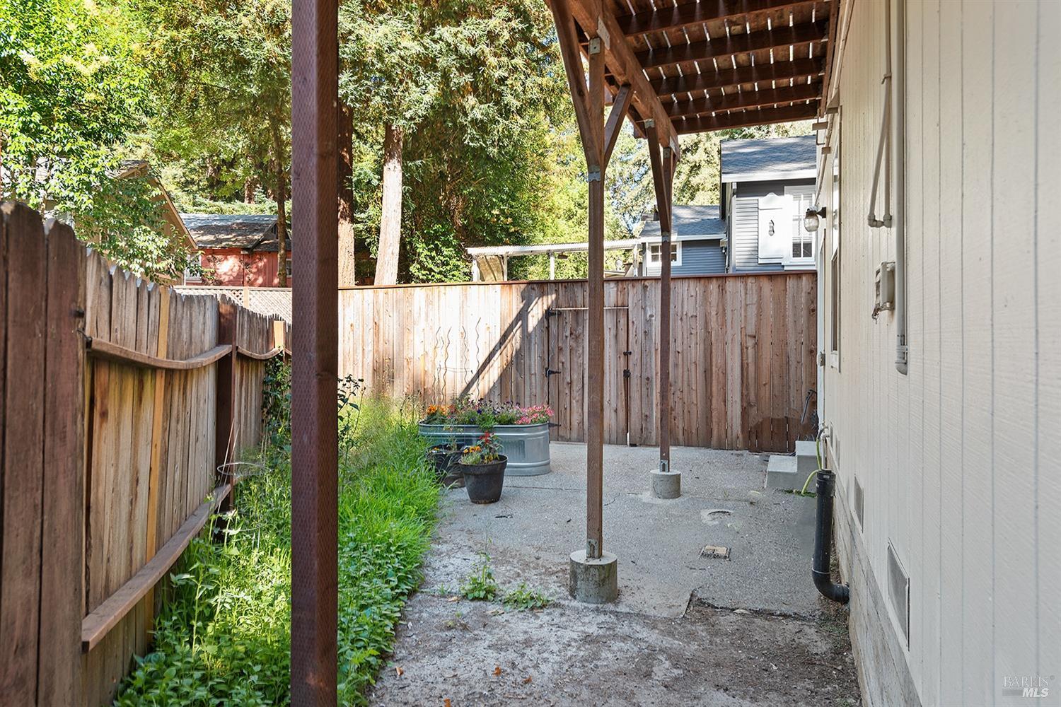 Detail Gallery Image 58 of 62 For 14291 Laurel Rd, Guerneville,  CA 95446 - 2 Beds | 2/1 Baths