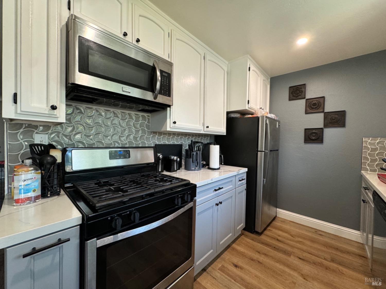 Detail Gallery Image 9 of 34 For 229 Walnut St, Suisun City,  CA 94585 - 4 Beds | 2 Baths