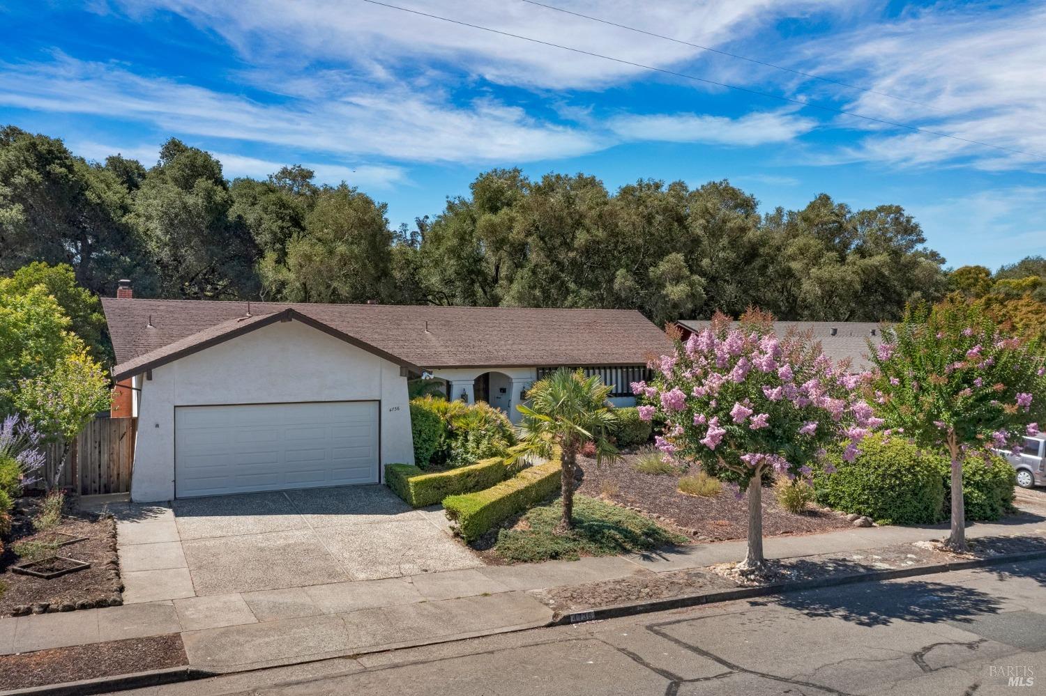 Detail Gallery Image 1 of 1 For 4736 Stonehedge Dr, Santa Rosa,  CA 95405 - 3 Beds | 2 Baths