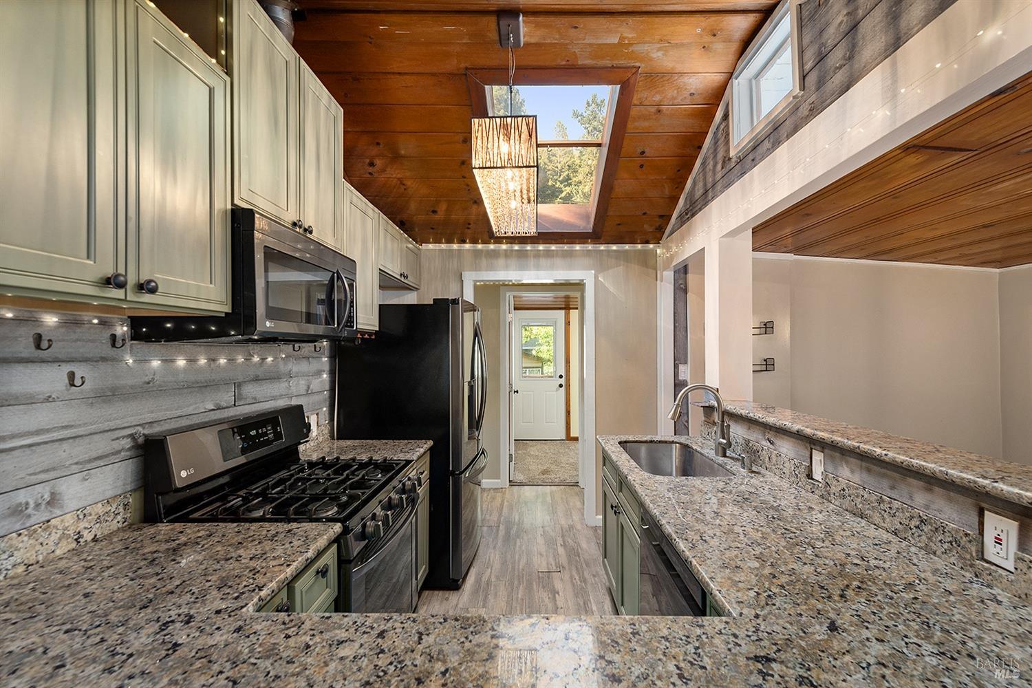 Detail Gallery Image 29 of 62 For 14291 Laurel Rd, Guerneville,  CA 95446 - 2 Beds | 2/1 Baths