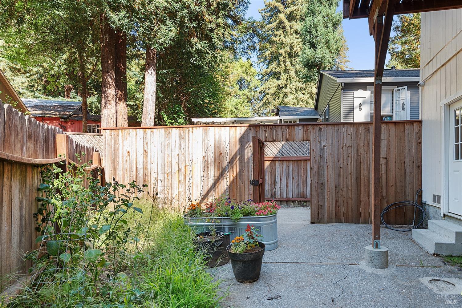 Detail Gallery Image 59 of 62 For 14291 Laurel Rd, Guerneville,  CA 95446 - 2 Beds | 2/1 Baths