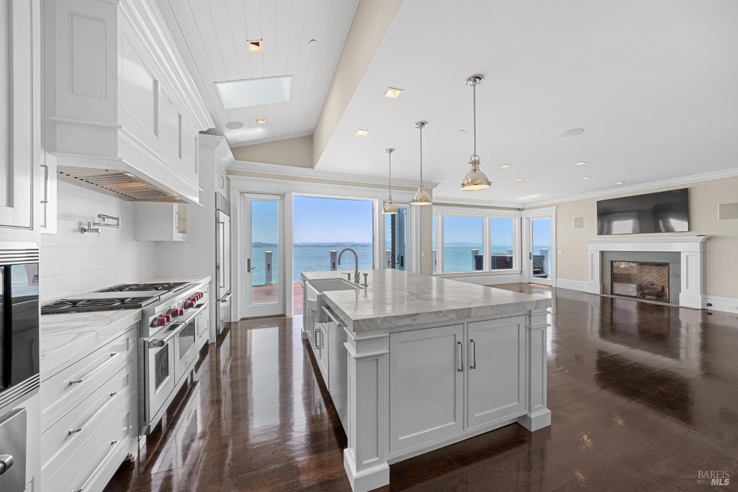 Detail Gallery Image 13 of 35 For 171 Saint Thomas Way, Tiburon,  CA 94920 - 3 Beds | 2/1 Baths