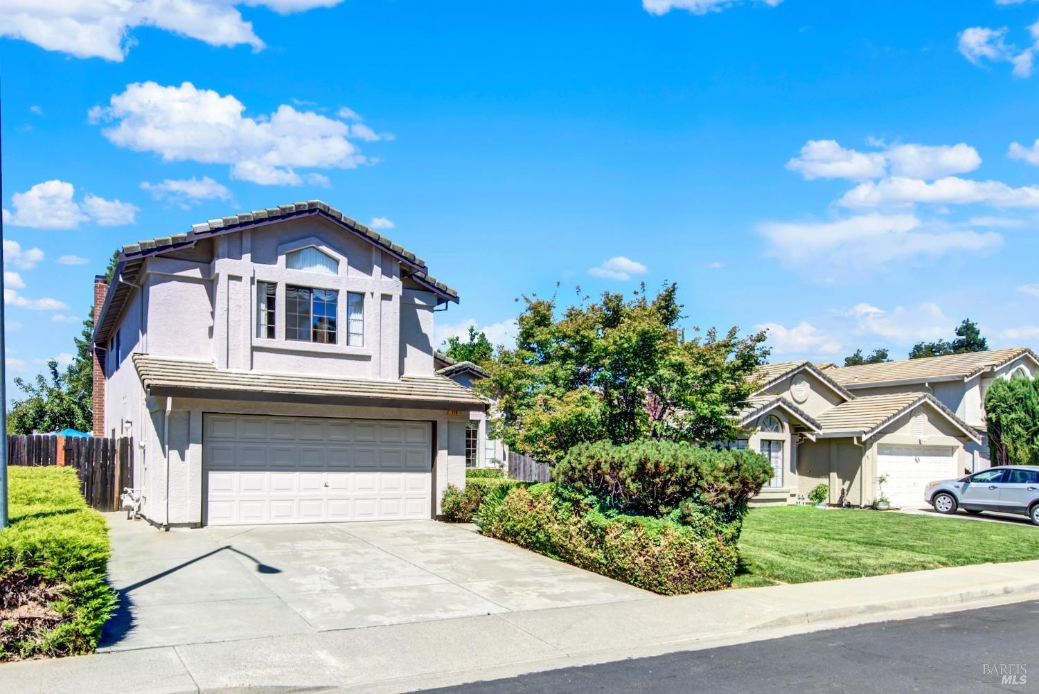 Detail Gallery Image 4 of 61 For 119 Nantucket Cir, Vacaville,  CA 95687 - 5 Beds | 3 Baths