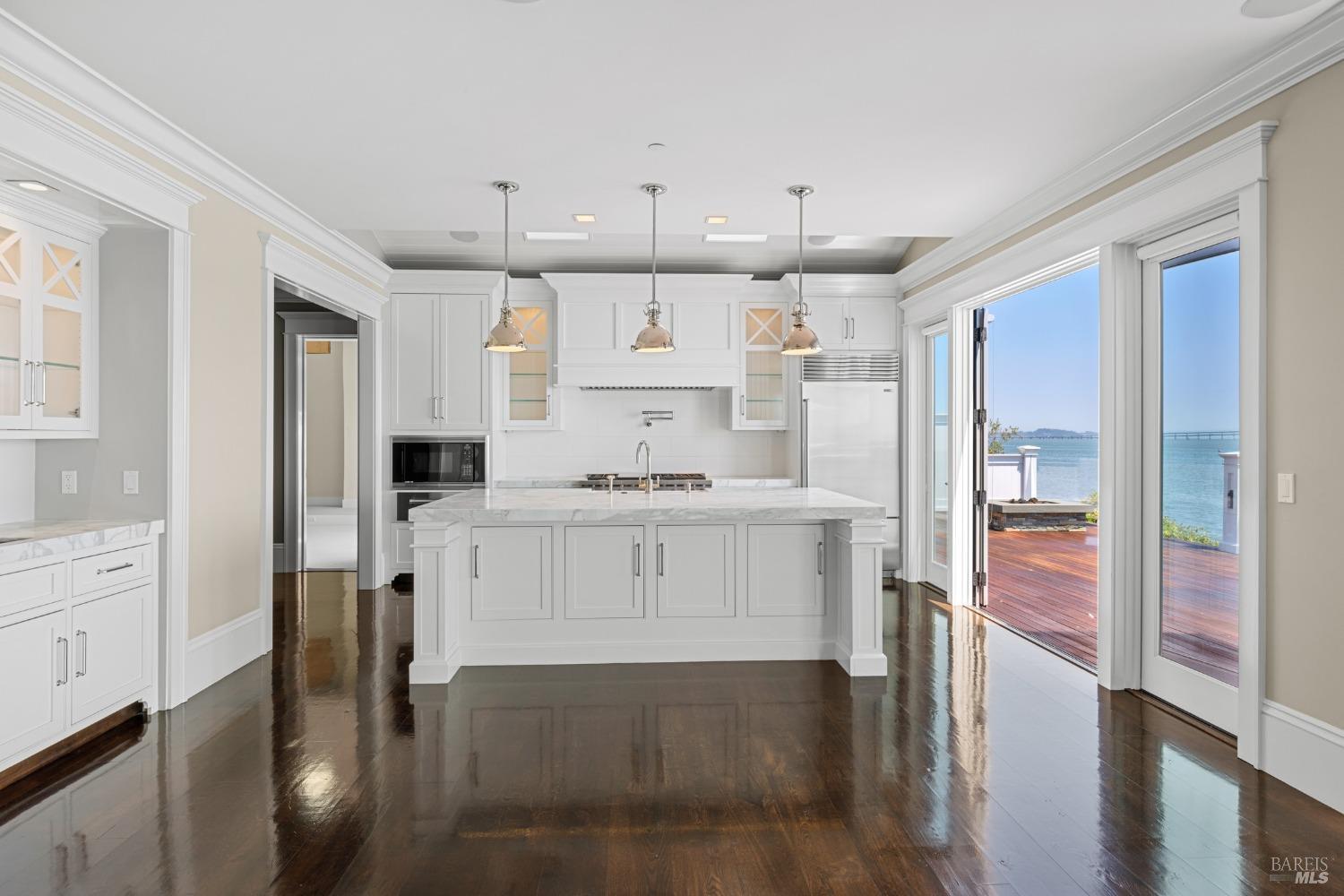 Detail Gallery Image 11 of 35 For 171 Saint Thomas Way, Tiburon,  CA 94920 - 3 Beds | 2/1 Baths